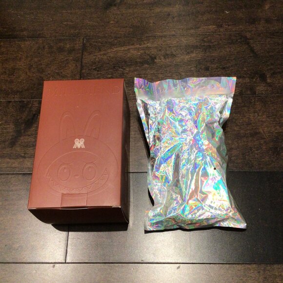 RARE still in packaging Labubu *NWT* - Picture 2 of 4